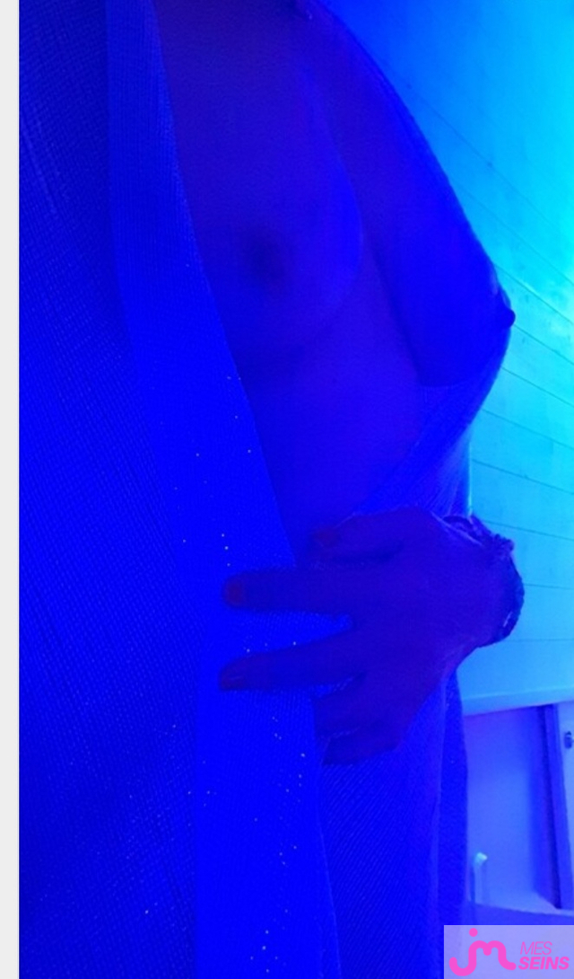 Les très gros seins de Féline44