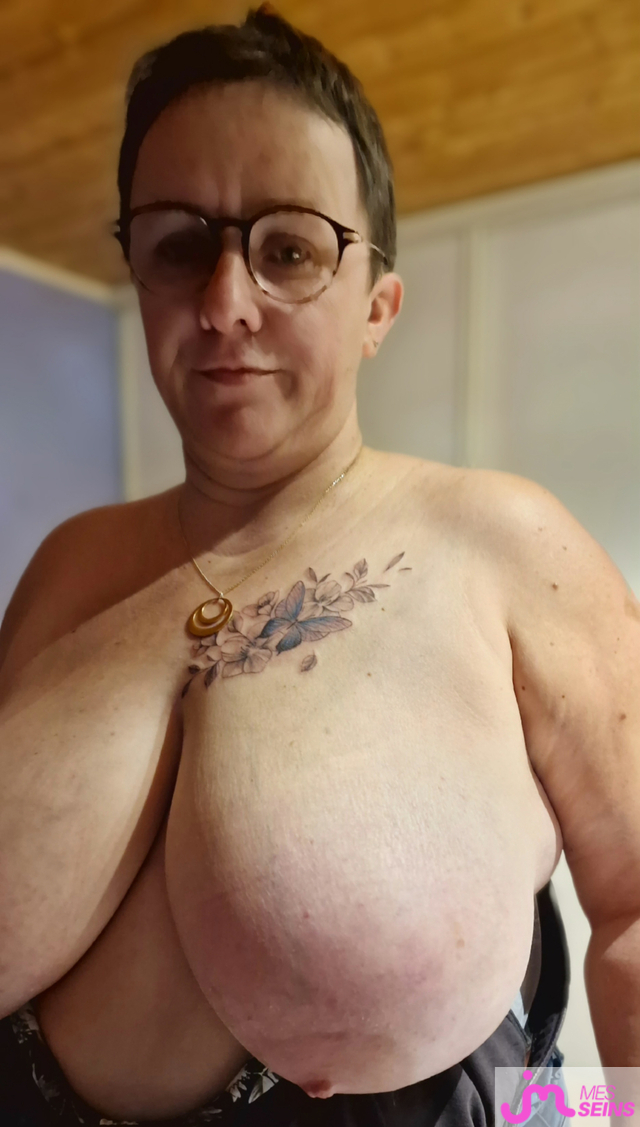 Les très gros seins de nanou7374