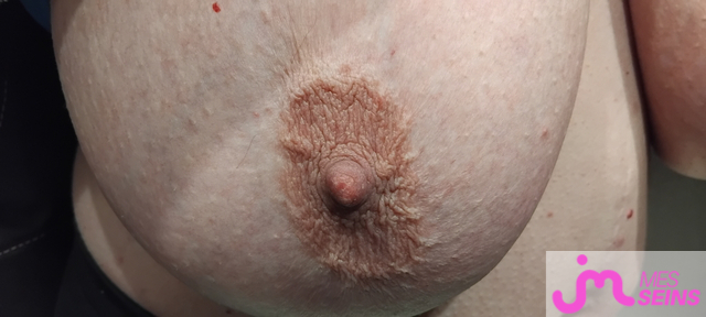 Les très gros seins de Couple Calin