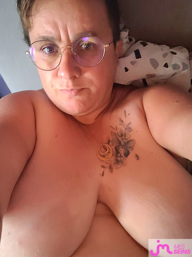 Les très gros seins de nanou7374