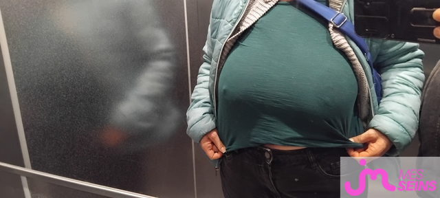 Les très gros seins de Couple Calin