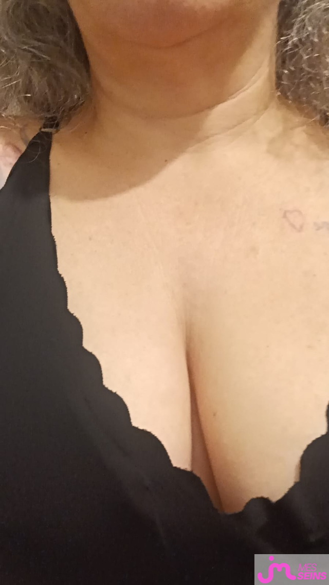 Les gros seins de Taylor33