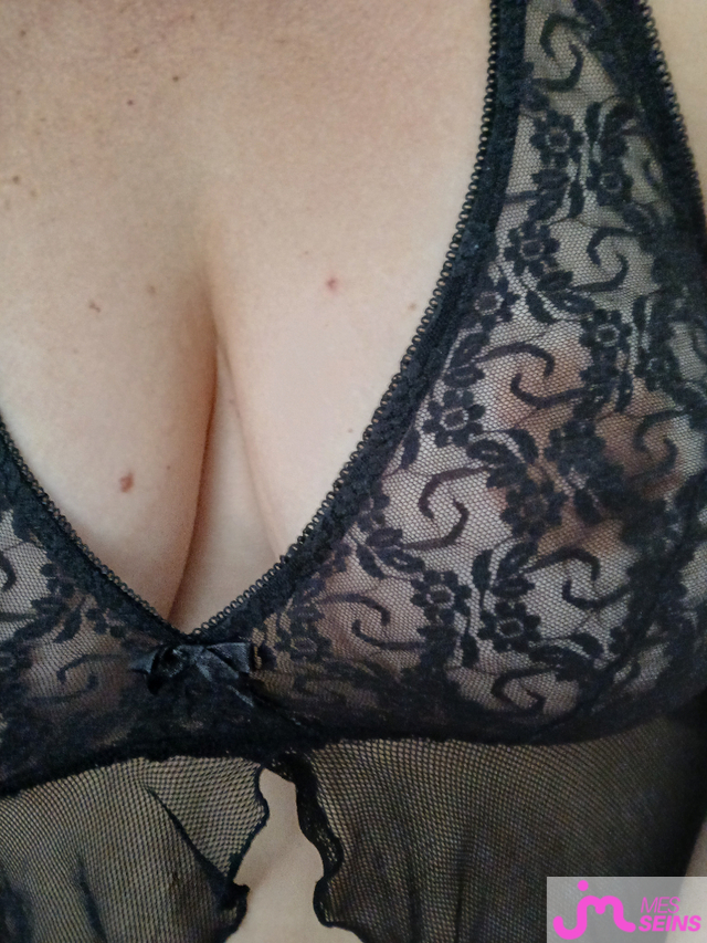 Les seins énormes de FL6769