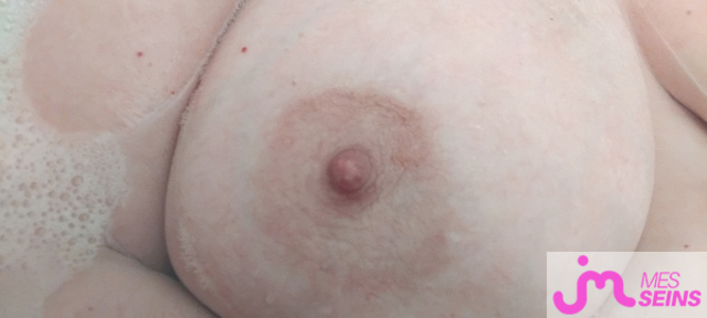 Les tr&egrave;s gros seins de Couple Calin