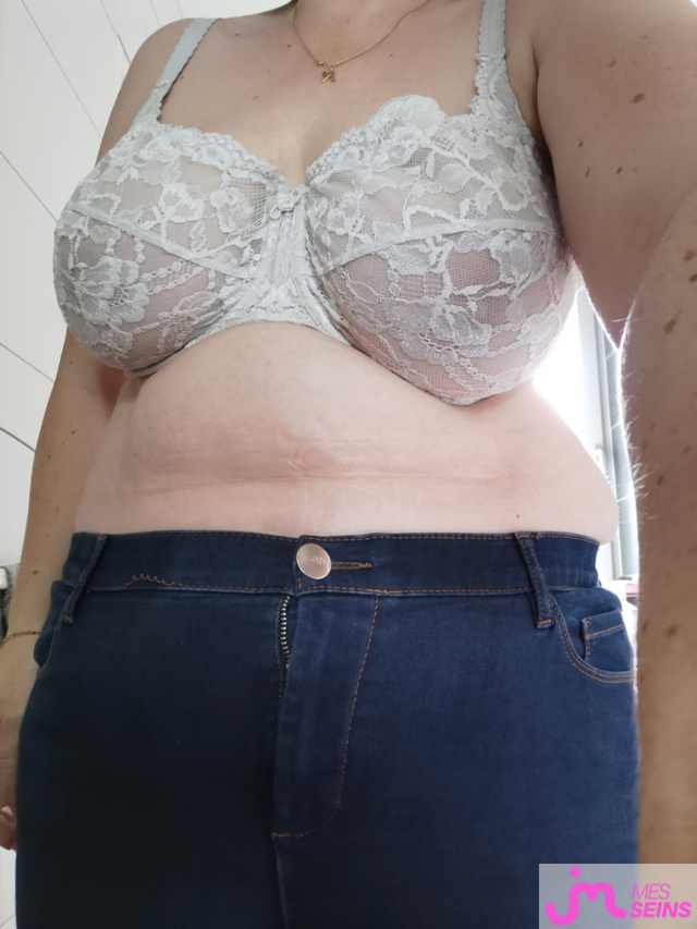 Les seins énormes de alfredy