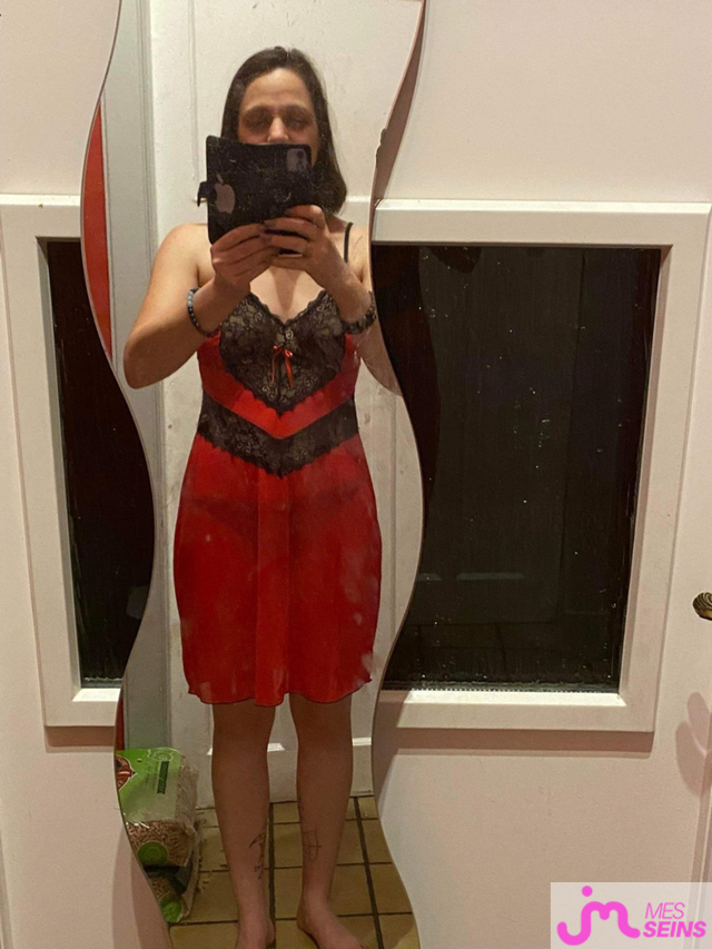 Les seins moyens de cecilefred