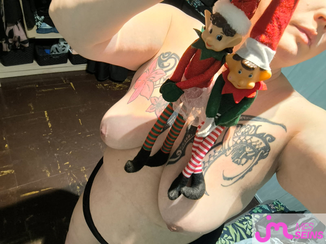 Les tr&egrave;s gros seins de Lui2760