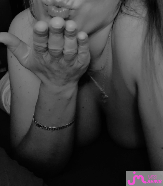 Les tr&egrave;s gros seins de Marcoemi57 