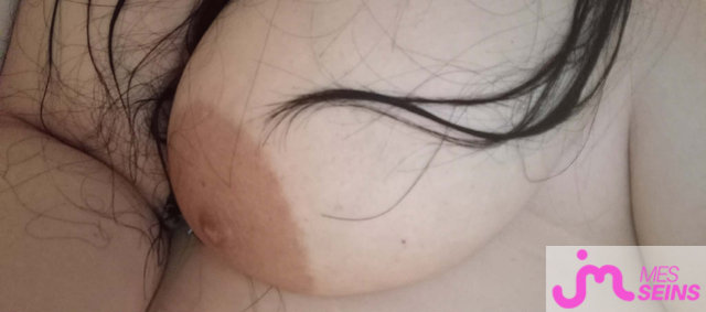 Les tr&egrave;s gros seins de Harleyyy