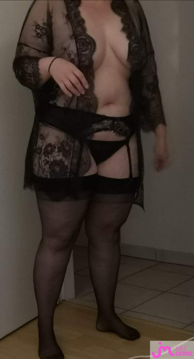 Les tr&egrave;s gros seins de Mercier67