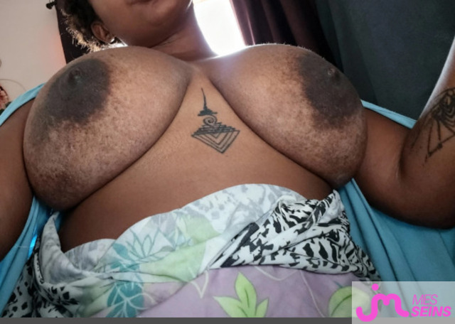 Les seins &eacute;normes de Ma nana974