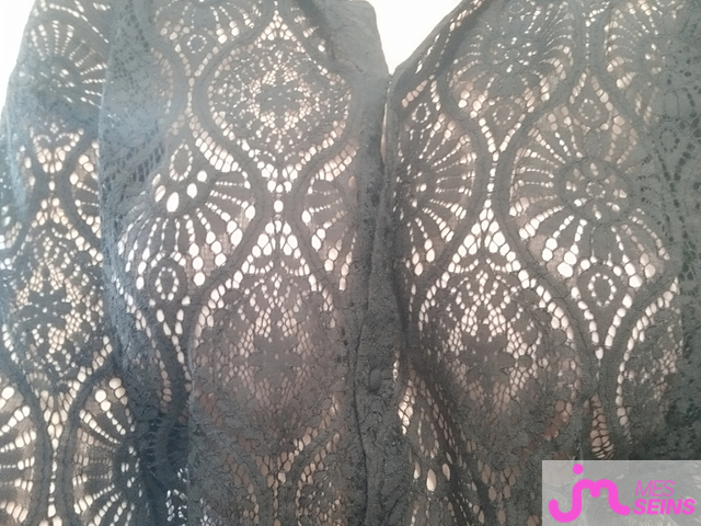 Les tr&egrave;s gros seins de nana28