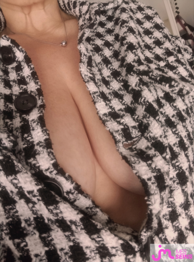 Les tr&egrave;s gros seins de Douceur et volupt&eacute;