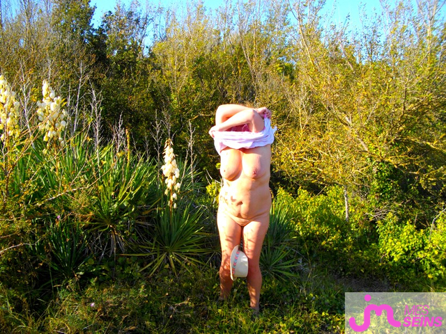 Les tr&egrave;s gros seins de Bololos