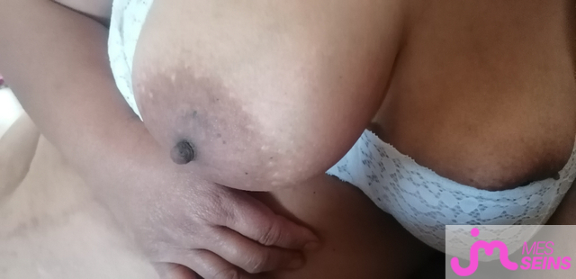 Les tr&egrave;s gros seins de Hisere38