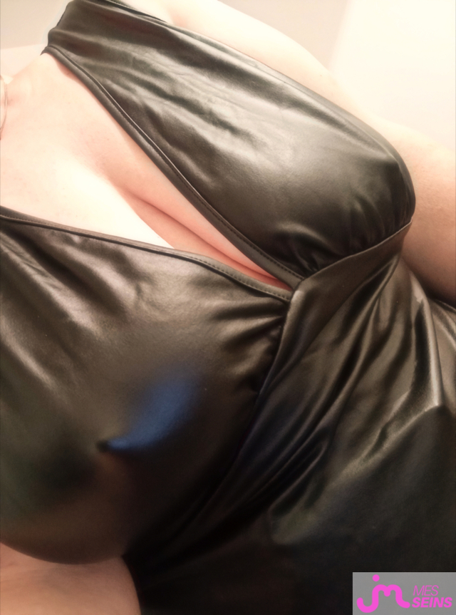 Les tr&egrave;s gros seins de Douceur et volupt&eacute;