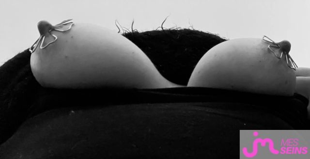 Les tr&egrave;s gros seins de Danielphotographe