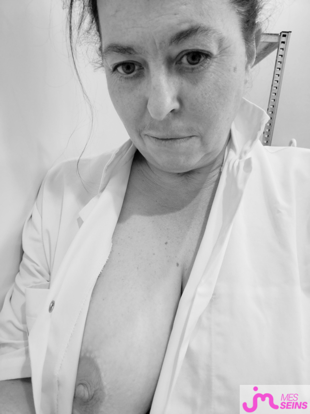 Les tr&egrave;s gros seins de f&eacute;line12