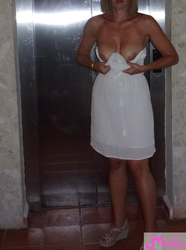 Photos de seins : L h&ocirc;te 