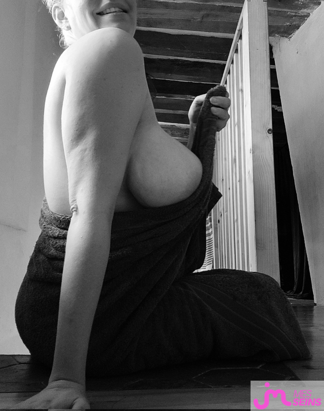 Les seins &eacute;normes de Christelle100G