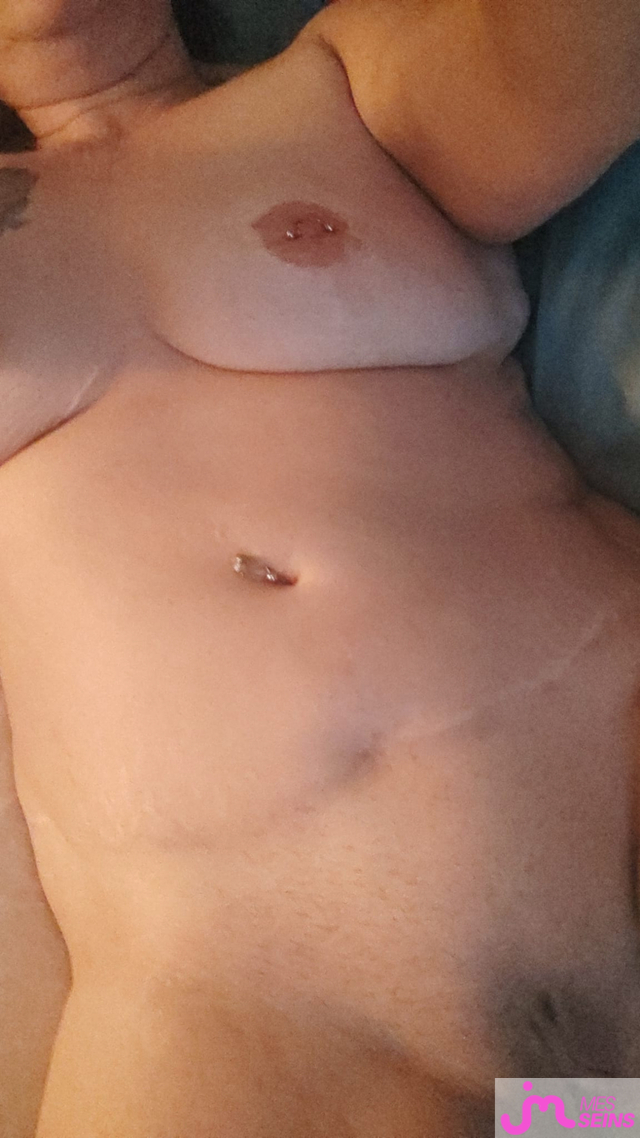 Les tr&egrave;s gros seins de Valouambu