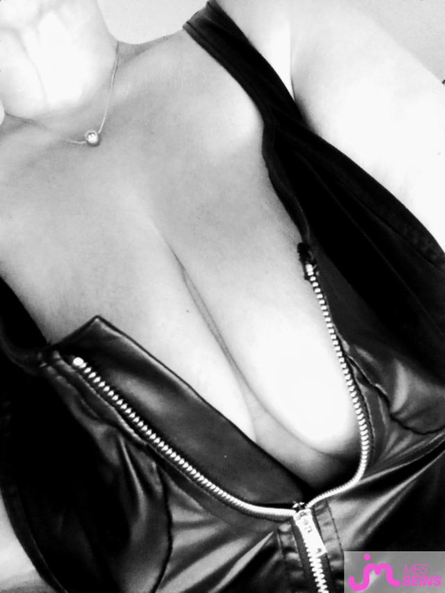 Photos de seins : Noir et blanc
