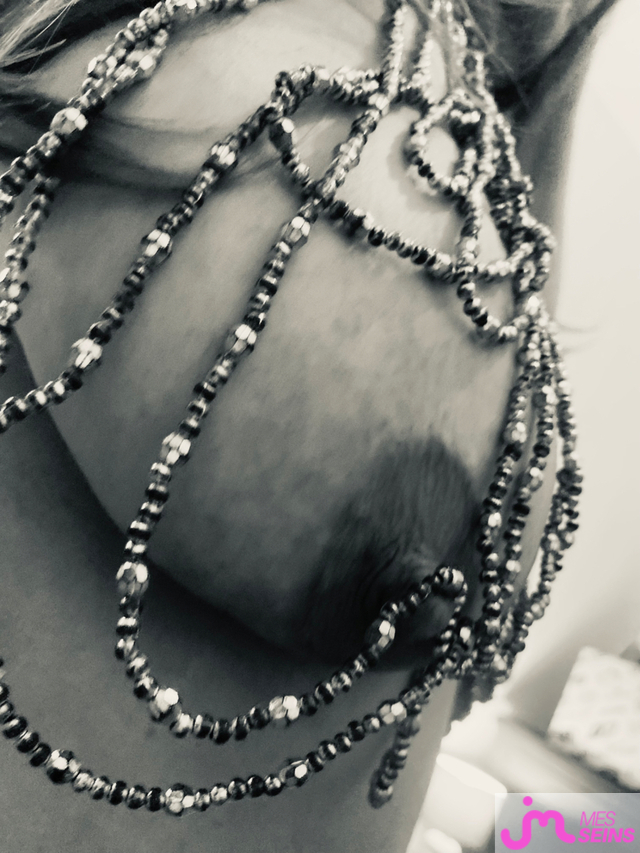 Photos de seins : Black & white