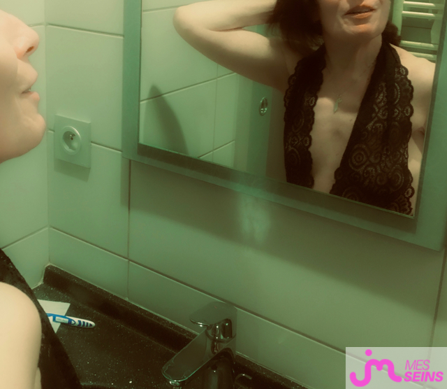 Photos de seins : Miroir