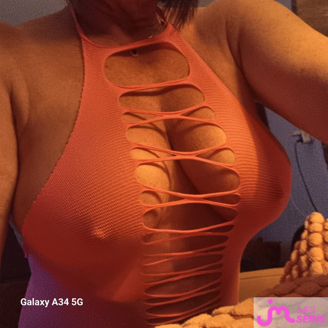 Les tr&egrave;s gros seins de Tops