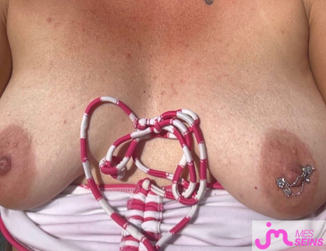 Photos de seins : Recherche jeune et grosse bite