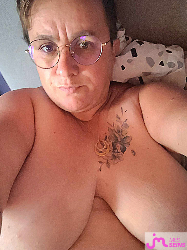 Les seins &eacute;normes de nanou7374