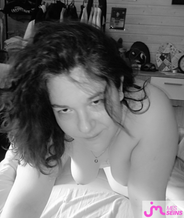 Les tr&egrave;s gros seins de Pussy88