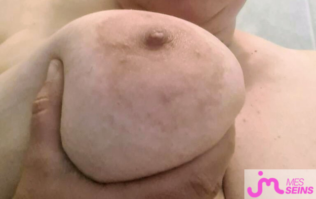 Les tr&egrave;s gros seins de Peggy et Babe