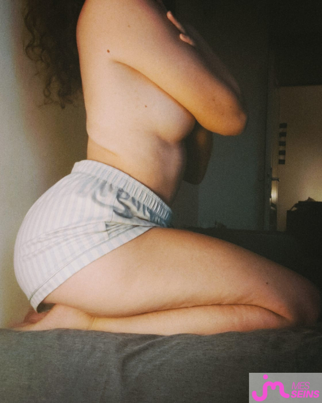 Les seins moyens de Salty