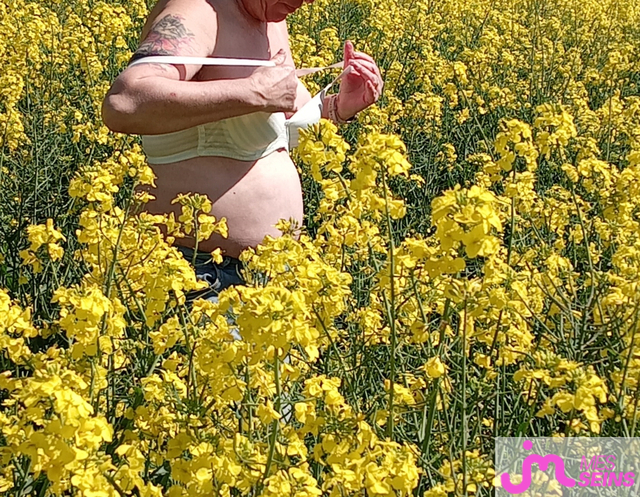 Photos de seins : Vive le printemps les sorties nature