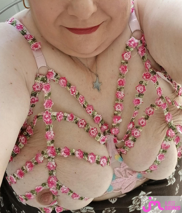 Les seins &eacute;normes de nounoute59