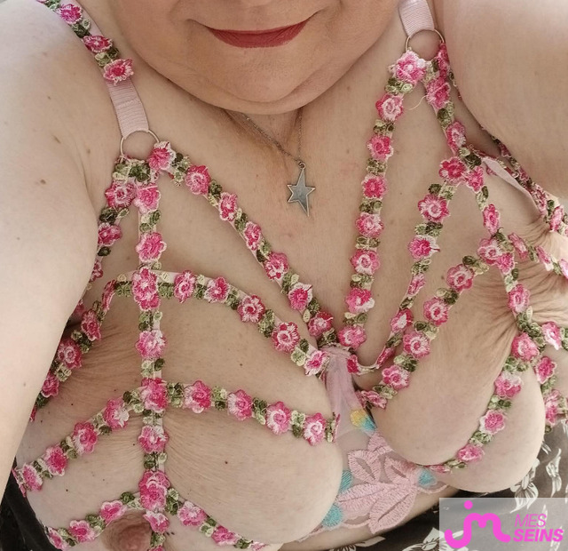 Les seins &eacute;normes de nounoute59