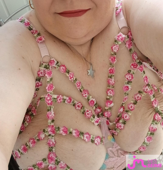 Les seins &eacute;normes de nounoute59