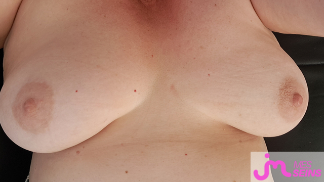 Les tr&egrave;s gros seins de Petitcoeur