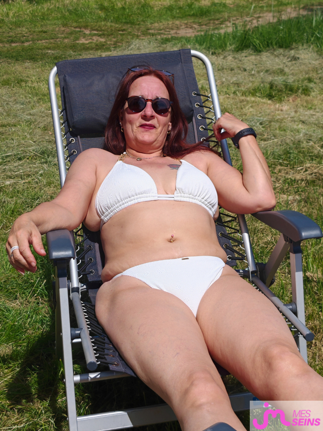 Les tr&egrave;s gros seins de Valouambu