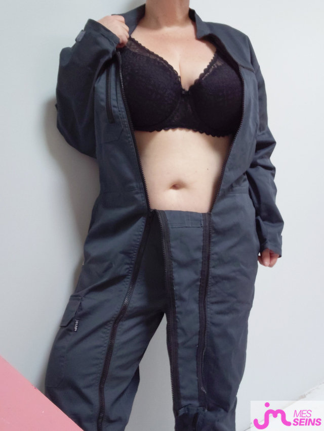 Les tr&egrave;s gros seins de Blondbunny