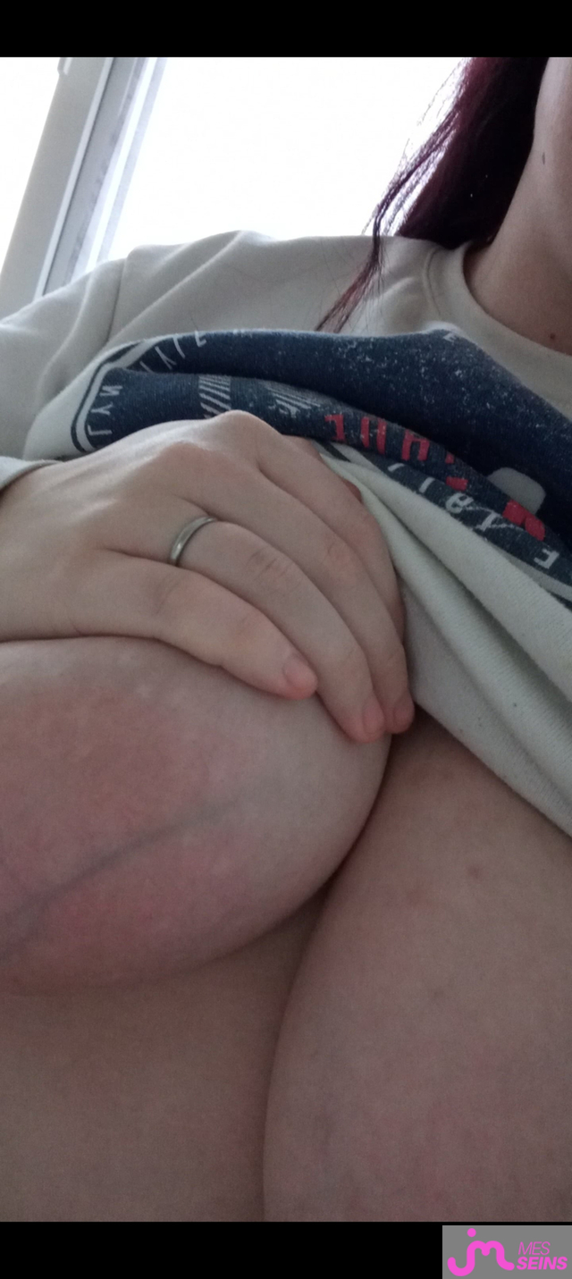 Les seins &eacute;normes de Excaliburne59 