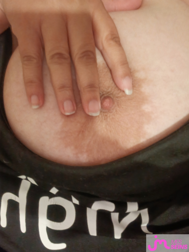 Les seins &eacute;normes de Cocovanille13
