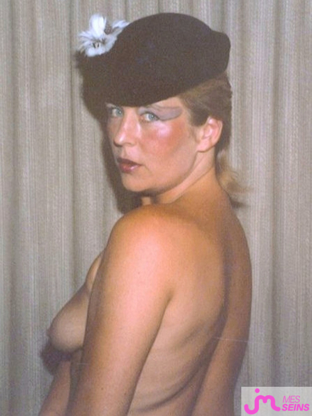 Les seins moyens de Essel
