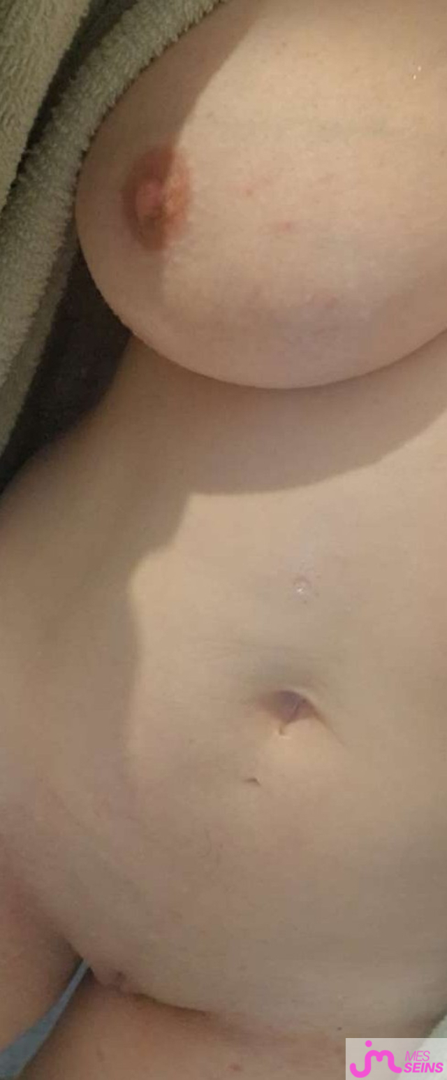 Les tr&egrave;s gros seins de Mecdu43