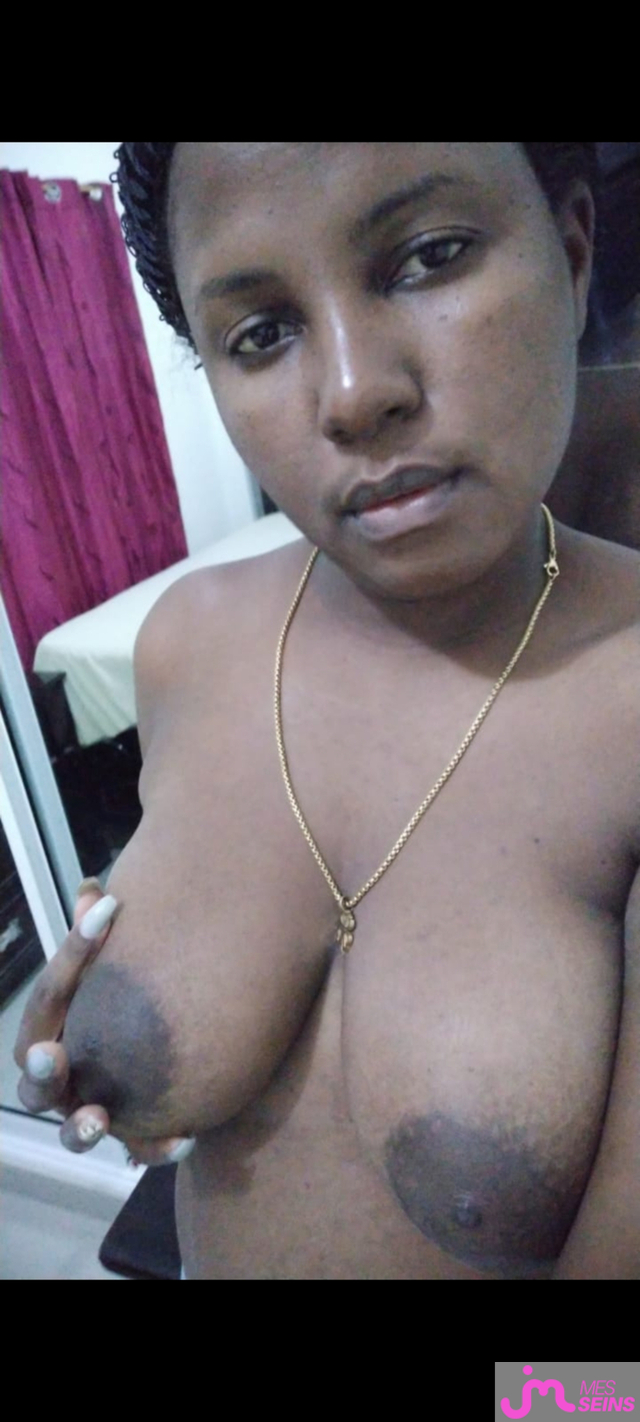 Les gros seins de Estefany 