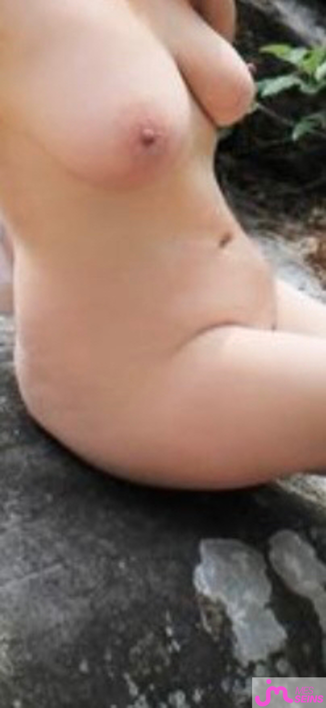Les tr&egrave;s gros seins de Mau6950