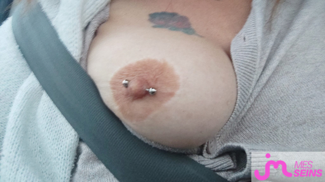 Les tr&egrave;s gros seins de Valouambu