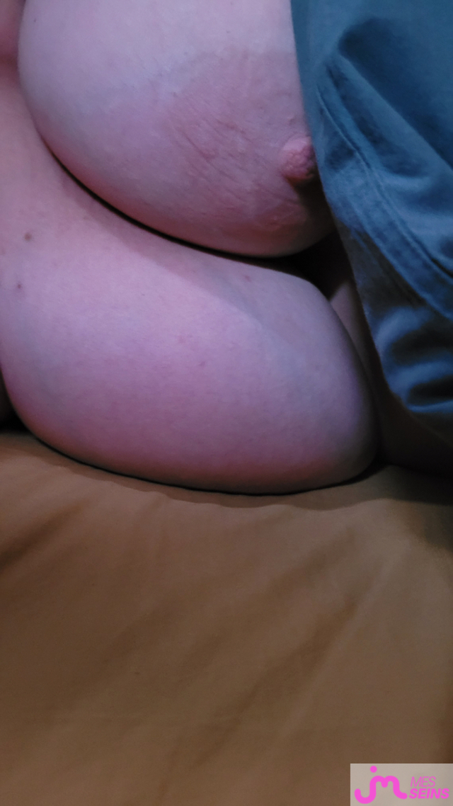 Les tr&egrave;s gros seins de Unpeudpiment