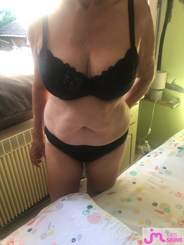 Photos de seins : Gros seins pour vous les mecs .. &agrave; vos queue.. partez 🍆💦💦💦💦